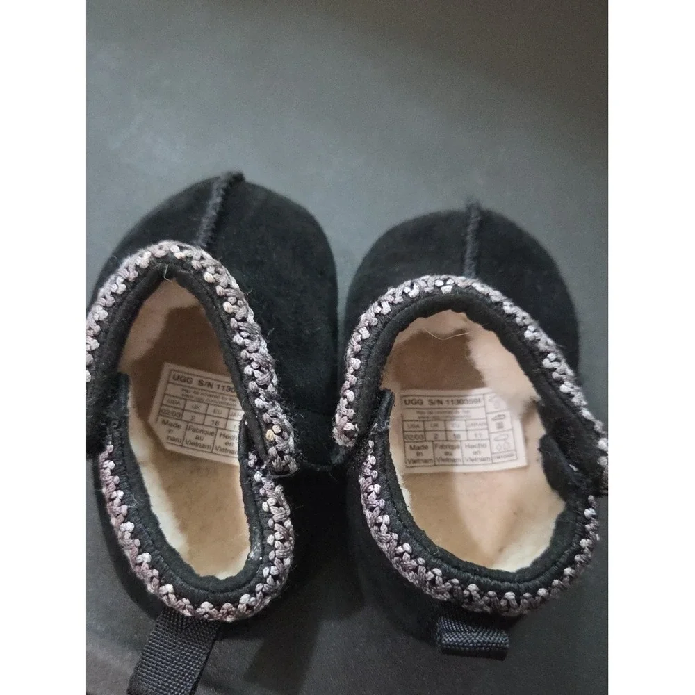 UGG Tasman Suede Slipper Baby Toddler Black Moccassin Shearling Warm‎ Plush 2 3